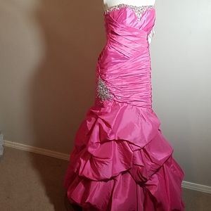 Nwt. My fashion size 2 prom dress